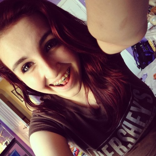 I follow back.(: I'm 13, I love video games, and taking pictures. Become my friend? ~