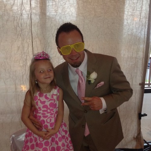 Child of God. Husband to Stephanie. Father to Jaden, Rylie & Gavin. Church Planter. #VFL Blue Bell consumer