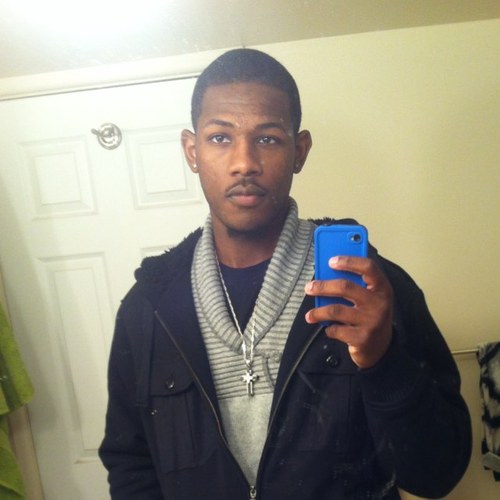 DLoc24's profile picture. I'm 6'2 all around..lol...athletic..play basketball