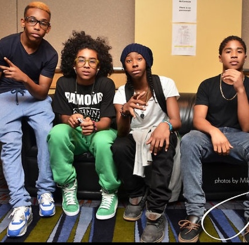 StyMindless247's profile picture. FANPAGE for @MindlessBhavior . 
Was born mindless and MB are just helping me celebrate that......