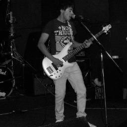 I'm Para, I spend most of my time building roof's, also i play in Perth Punk band Being Beta, Massive NFL and AFL Junkie, Obsessive at times.
