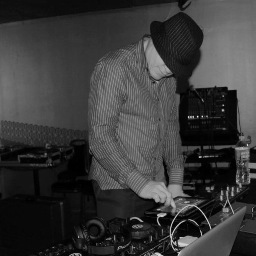 DMagnify's profile picture. 