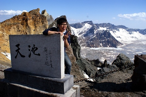 Conspiracy theory / Noblesse nomad / Epicurean / Pluralist & Utilitarianism / Quadrilingual (Korean, Japanese, English, Chinese)