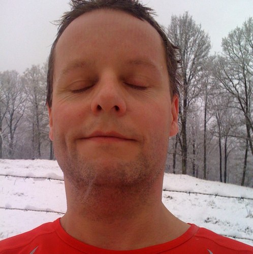 karstenols's profile picture. Got the silliest intro!