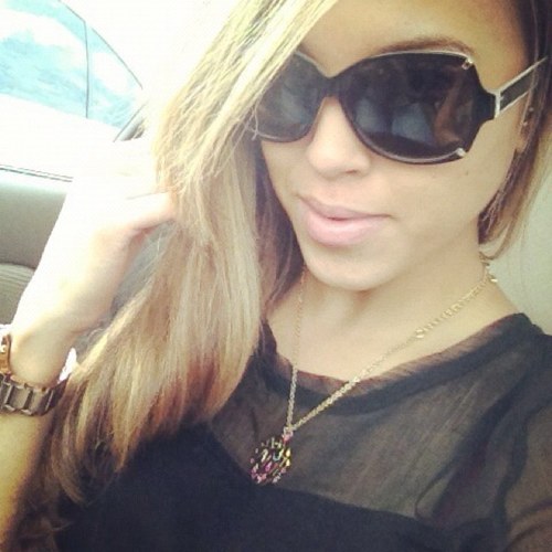 dreamer.believer.achiever.clown... designer of some dope small leather goods ;)