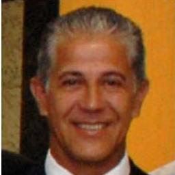 Dinâmico, não me contento com a mesmice. Louco por desafios, busco sempre a inovação.