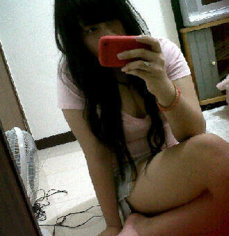 Pengen dimanja ! Kalau liat cowok keringetan trus ahh! didepan aku bawaannya pengen !
