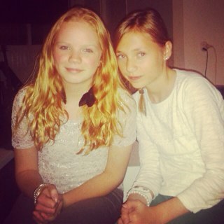merel / girl / 13 years old / friends / shoppen / laughing / assink / volleybal / love my dog / 130413 justin bieber ♥