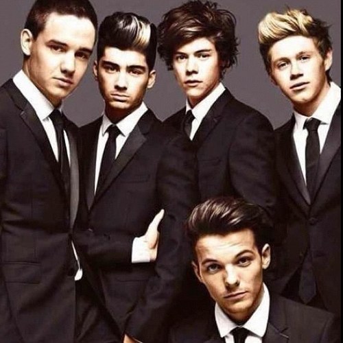 One Direction fan & Justin bieber fan! Follow me & ill follow back! xD
