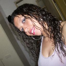 Sou uma mistura de menina e mulher.Escorpiana com muito orgulho e gremista de coração!