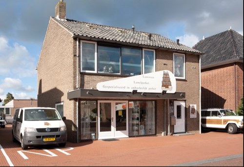 Rob van der Voort Parket is een dynamisch, professioneel bedrijf met een jarenlange ervaring dat zich richt op de verkoop/leggen en renoveren van harde vloeren.