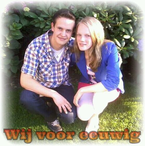 02~10~2011 Wij voor altijd en eeuwig samen wij blijven altijd samen niemand die ons kan breken.