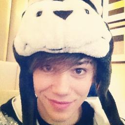 Hi I'm Lea and if you follow me thank you.
I will follow you back! xx
@onedirection, @UnionJworld, @justinbieber, @AfterRomeoMusic, @AustinMahone :) ♥