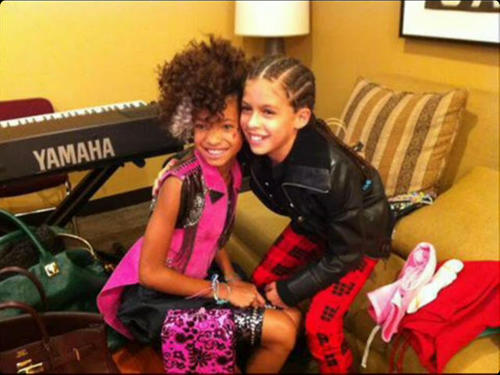 I'm simrinplayer biggest fan I love her so much 3 she is the best I hope she Follow me