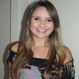 Futura dentista, virginiana, perfeccionista, discreta, persistente, gosto de boa música, de ler e prezo muito a minha liberdade.