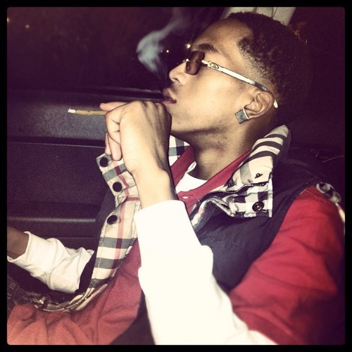 On The Road To Riches . #TeamIPhone4S #TeamTatted #TeamCripsyAsFuck #TeamHooper