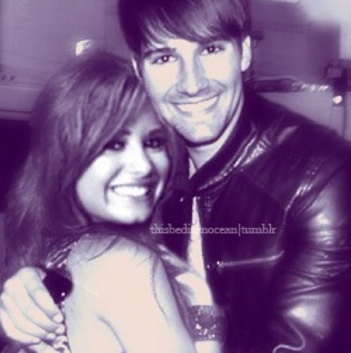 You've got that smile,that only heaven can make.~