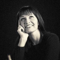 Kimberley Freeman writes commercial women’s fiction novels. She also writes SF under her given name, Kim Wilkins.