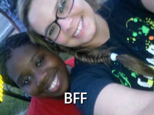 im destiny & im 17. i love my life & enjoy every bit of it. im a junior at PCHS :)