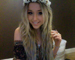 CarlyAnnBarks's profile picture. To be true, be you :)