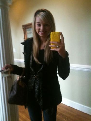 ItsAlexisCooper's profile picture. Number One @RealKittyKat Supporter!!! 15 and trying to stop bullying! #Belieber #Directioner #TwiHard #Fancinelli #LBArmy