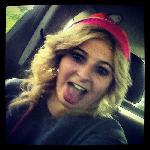so yeh i have two twitters, @elleymariee