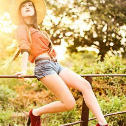 Sí, soy sabrina, la bruja adolescente, muchos dice que voy al ifierno, pero ya estoy en él.