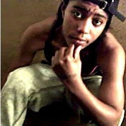#TeamLESBIAN ; #TeamFreak ;
#TeamSingle #TeamDominican ;