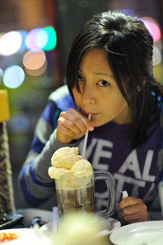 christinachou's profile picture. displaced chicagoan. avid people-watcher. the economist poser. coffee snob.