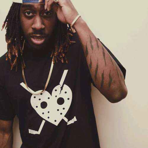 Photographer, Clothing designer,distorted lovephotography and clothing line 
if u want the shirt thats in my avi mention me
http://t.co/aF6TgLkAcg