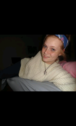 bluevibes's profile picture. perpetually sleepy 17 year old cosmopolitan