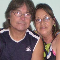 Casado, 2 hijos, 3 nietos docent en música y soy cristiano evangélico,defensor de los valores de la familia y anhelo que nuestro país tenga un cambio hacia Dios