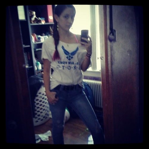 sassy_sammie101's profile picture. Hey Hey I live in CT and i enjoy my life while I can. I'm almost 18. I go to college in eastbumb le' fuck. and I hate most people. Oh I'm  a Libra and proud.