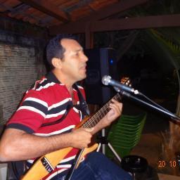 Sou compositor e interprete, tenho: samba, reggae, funk, pop, forró, gospel. etc... no  youtube digite  Amaury alves http://t.co/EzapGyA6ja