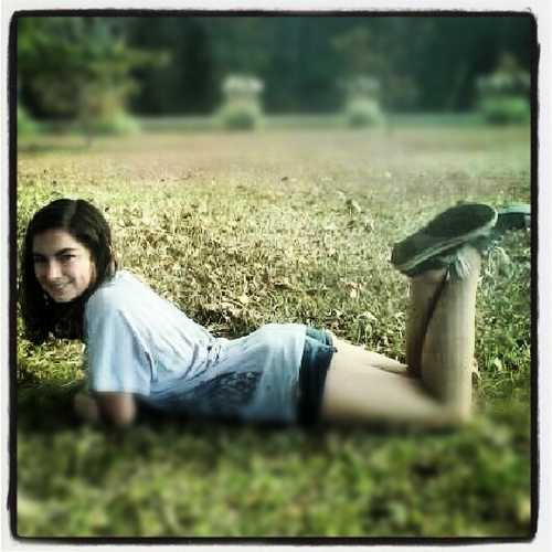 I'm Bre i love my life i'm 15 and I am single but would love to make friends(: want more info message me.
