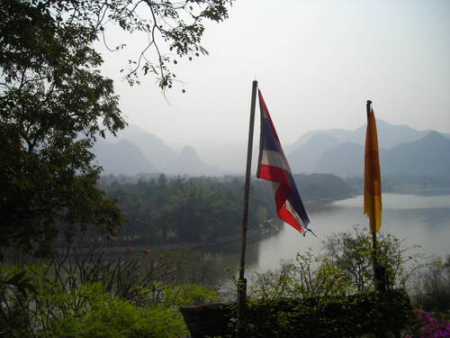 dsyosimata01192's profile picture. 佐藤大輔です
脳梗塞の後遺症で右手が少し痺れてフジュウです
仕事も中々きまりませんが
突き進むだけです