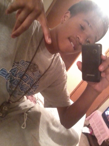 i like getting money, chilln wit fam n friends n riding for my L.O.E homies all day
