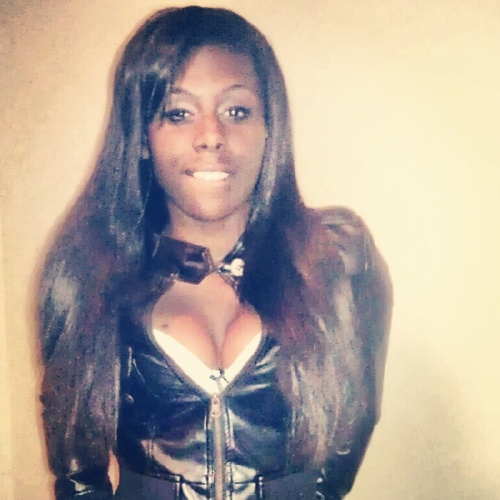 kflowers182's profile picture. 