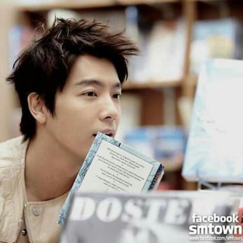 สวัสดีครับ~ กระผมอีทงเฮสุดหล่อจากSJ ผมน่ารัก(?) พูดมาก อยากมีคนคุยด้วยเยอะๆ มาคุยกับผมหน่อยสิครับ^_^ #justbot #ไม่ฟอลก็คุยได้ครับ