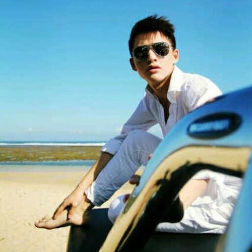 First Fanbase of @xander_FAME from JOGJA | ♥Resmi and Followed by @xander_FAME 04-04-2012.