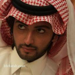 * المكان الذي لا يتسع سوى لشخصين ، ويجلس فيه ثلاثة ،

 ويصبح هناك متسع صغير لشخص أخر .. يوجد فقط لدى الأصدقاء ! :” ♥