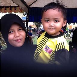 my name Dhiya Izyan Qashrina Bt Ahmad Shukri . 12 years old .