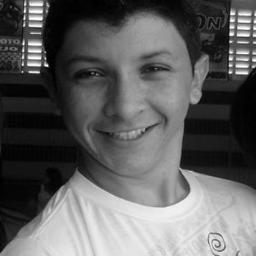 Tenho 17 anos, Amante de esportes , gosto de farras, fazer amizades , FLAMENGUISTA Alucinado, E Com Deus Acima De Tudo.. (y'  whatsApp 99315551