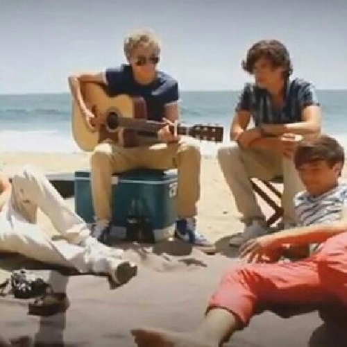 1DBiebTay's profile picture. 2girls.sister of 1Direction, girlfriend of justin bieber and bestfriend of taylor swift.