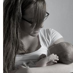 Marieke,26 jaar. Vrouw van Huibert, Mama van Boaz en Mila, GGZ verpleegkundige bij het leger des heils.