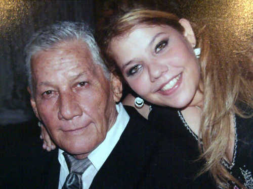 Casada con @manuelbritoslaw ,un hijito bello,una clinica odontologica de la gran y mi familia y amigos de los mejores que se pueden pedir!