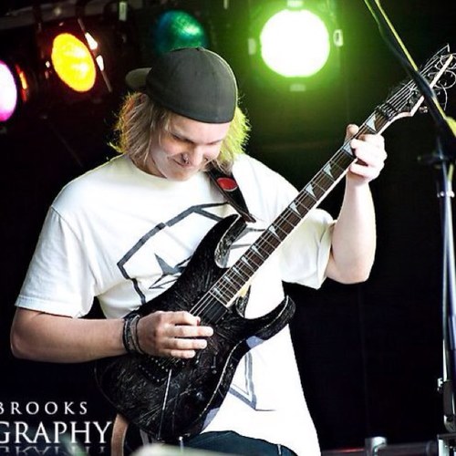 Uk muscian and live sound engeneer with a bit of keen longboarder/skater thrown in.