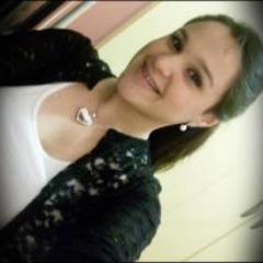 Sabe as coisas mais simples ? como tomar banho de chuva, andar descalço, um abraço apertado... Então, é NISSO que eu reparo, e é DISSO que eu gosto! ♥