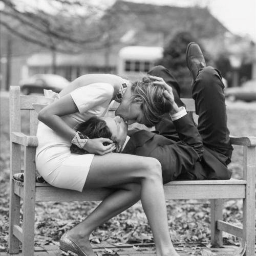 Kkhikayeler's profile picture. Kısa bir şey söyleyebilir miyim?