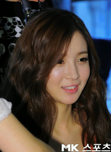 Just 'Bot' Not Real ฉัน Jungbin จาก tahiti สนับสนุนพวกเรา tahiti ด้วยนะ #alyfam Real: @tahiti_jungbin